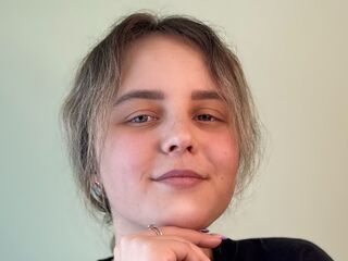 naked girl with cam MichaeleBendall