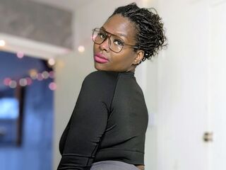 camgirl showing pussy MilkyMarie