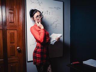 camslut fingering pussy MillyFernandez