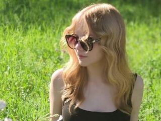 camgirl masturbating with sextoy MirianTippett