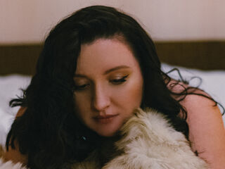 camslut spreading pussy MonicaBare