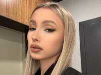 camgirl playing with sextoy MyongDegado