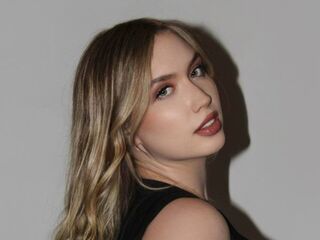 camgirl playing with sextoy NicoleRicii