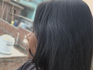 nude camgirl pic PriyaSengar