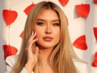 hot strip tease webcam RaisaMihaila