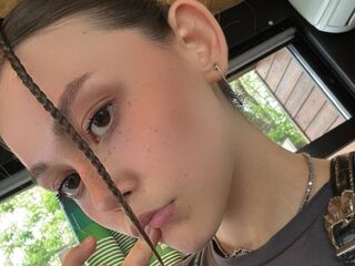nude webcamgirl RebbecaKennemer