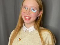 cam girl showing pussy RomanaGuethle