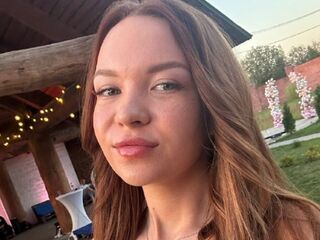 hot cam girl spreading pussy SadeBergum