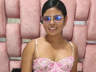 hot cam girl spreading pussy SalomeHarman