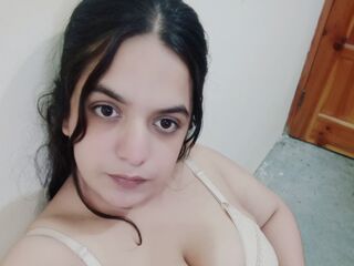 naughty cam girl fingering shaved pussy SandyQueen