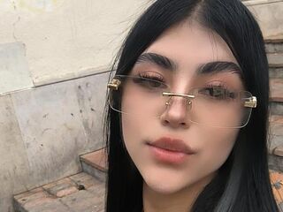 webcamstripper SaraHearth