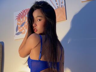 sexy webcamgirl SessahMi