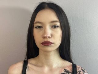 chat with cam SharmaineTye