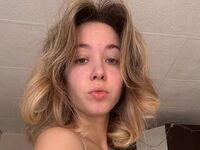 camwhore masturbating with sextoy SilvaShintaku