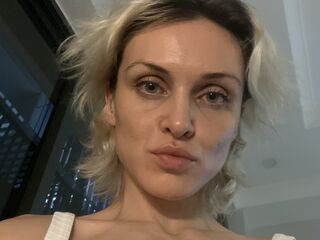 cam girl showing pussy Sweetadrianahot