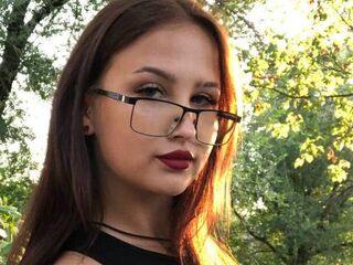 chat with cam TiffaneyHews