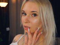 camgirl masturbating with sex toy WillaBlissett